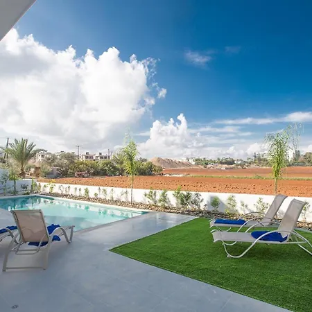 The Ultimate 5 Star Holiday In With Private Pool And Close To The Beach 1695 * Πρωταράς