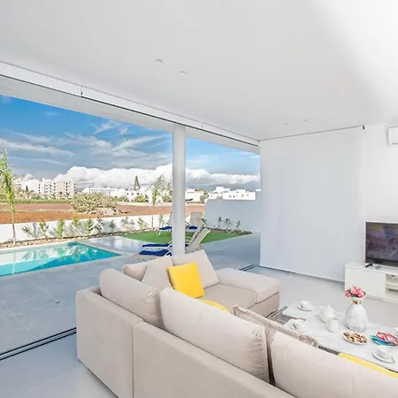 The Ultimate 5 Star Holiday In With Private Pool And Close To The Beach 1695 Βίλα *