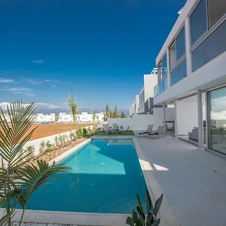 The Ultimate 5 Star Holiday In With Private Pool And Close To The Beach 1695