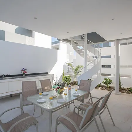 The Ultimate 5 Star Holiday In With Private Pool And Close To The Beach 1695 *