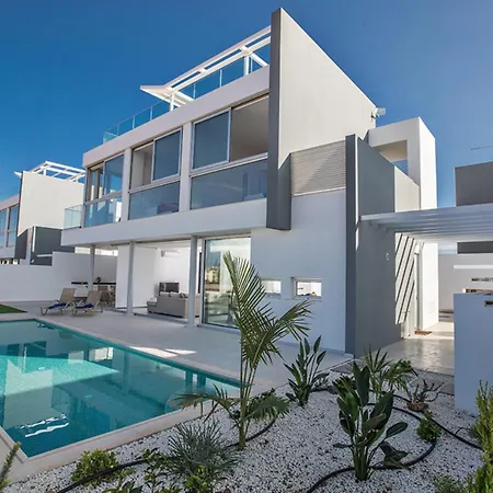 The Ultimate 5 Star Holiday In With Private Pool And Close To The Beach 1695