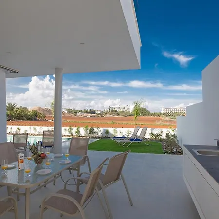 The Ultimate 5 Star Holiday In With Private Pool And Close To The Beach 1695 * Protaras